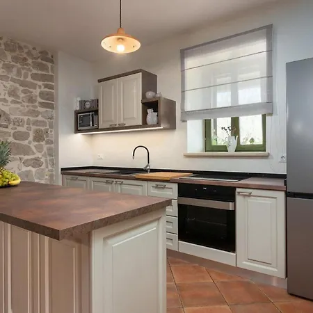 בית נופש Karolina *